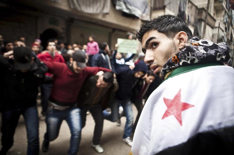I 2012 var oprøret mod regimet lige begyndt, og i Aleppos gader dansede demonstranterne og råbte og sang slagord mod al-Assad. 