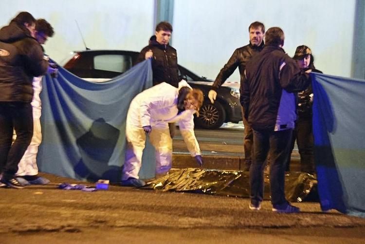 Attentatmanden fra Berlin, Anis Amri, søgte til Italien, efter han havde kørt en lastbil ind i folkemængden ved et julemarked og dræbt 12 personer. Han blev skudt af to politimænd ved Milano.  