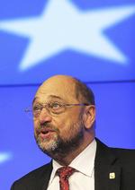 Både den afgående Sigmar Gabriel, der skal være udenrigsminister, og den nye kanslerkandidat, Martin Schulz, havde de store smil på i går i Berlin. 