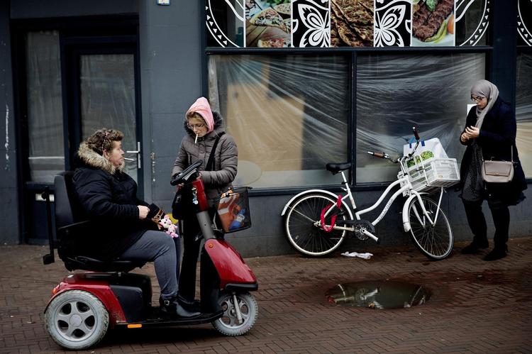 Med over en halv million indbyggere er Haag Hollands tredjestørste by. Mere end halvdelen af byens beboere har udenlandske rødder. 