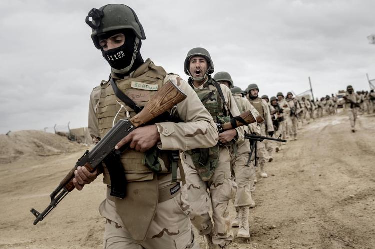 I kampen på grænsen mellem Irak og Syrien skal de danske specialstyrker efter planen bistå den irakiske Al Furat-milits, som netop nu bliver trænet af danskerne på Al Asad-basen. 