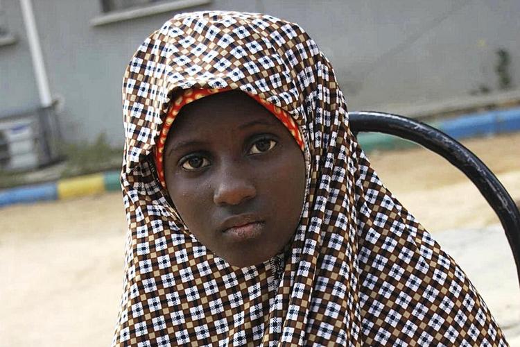 Den 13-årige Zahra'u Babangida blev anholdt med en bombevest, som Boko Haram havde tvunget hende til at bære. 