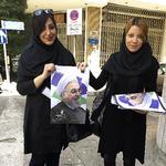 Yasminah og Yasmine er stærke fortalere for Irans nuværende præsident, reformtilhængeren Hassan Rouhani. 