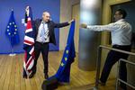 På topmødet i Bruxelles skal Theresa May fortælle EU-lederne om den britiske Brexitkurs - særligt hvilke rettigheder hun vil tilbyde de 3 millioner udenlandske EU-borgere, som bor i Storbritannien. 