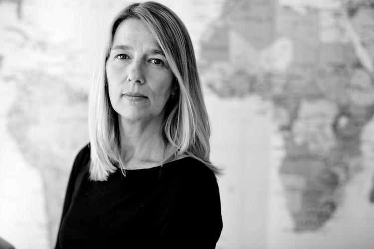 Det nytter ikke længere at stikke hovedet i busken, migranterne vil blive ved at komme, siger Anita Bay Bundegaard, der 2013 forlod posten som kultur-redaktør på Politiken for at blive direktør for internationalt lobbyarbejde i Save the Children. 