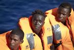 Under kampene om havnebyen Sabratha er antallet af både med migranter på Middelhavet steget, selv om det stadig er lavere end de seneste år. 