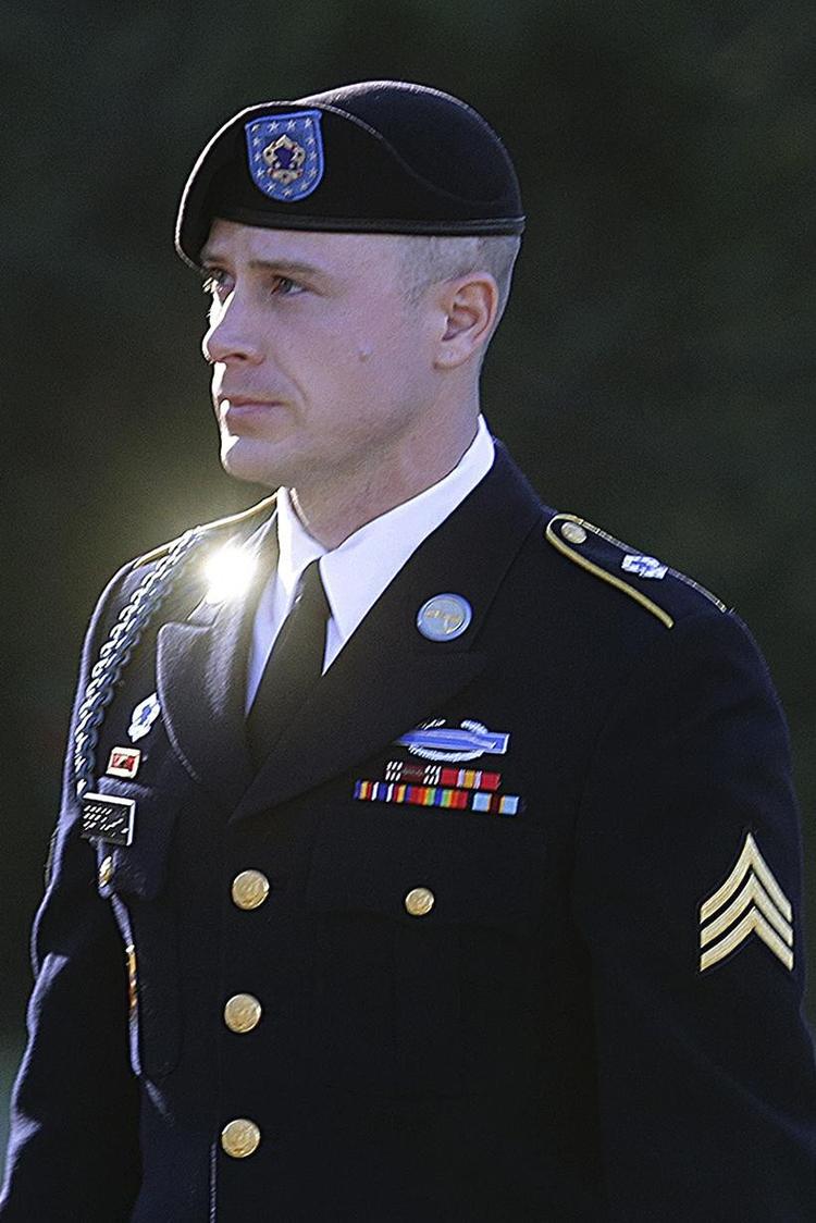Bowe Bergdahl, der her ankommer til en høring på Fort Bragg sidste år, risikerer fængsel på livstid for at have bragt andre soldater i fare, da de forsøgte at befri ham fra Taleban. 