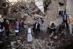 Et saudiarabiskledet luftangreb ramte lørdag nær Yemens forsvarsministerium i hovedstaden,Sana’a. 