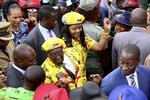 Grace Mugabe frygter for sit liv, når hendes 93-årige og fire årtier ældre mand præsident Robert Mugabe dør. 