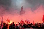 11. november gik over 60.000 gennem gaderne Warszawa. Mange marcherede under mottoet ’vi vil have Gud’, men der var også åbenlyst racistiske bannere og slogans. 