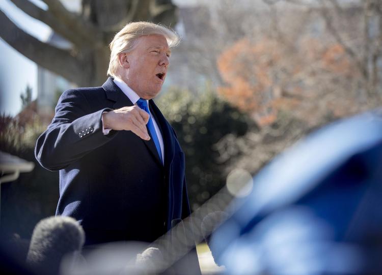 Præsident Donald Trump forsvarer sig på pressemøder og i tweet efter tweet mod bogen ’Fire and Fury’: Alt sammen løgn og digt uden hold i virkeligheden. 