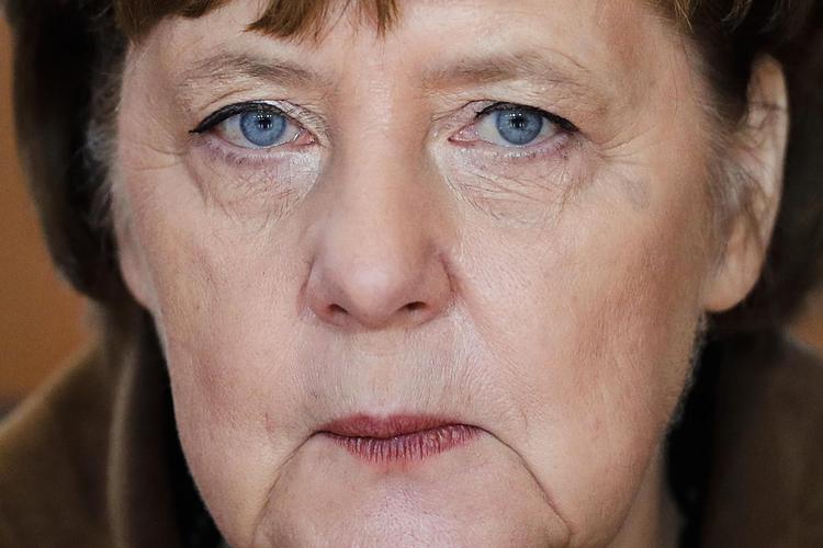 Angela Merkel har ledet Tyskland gennem 12 år, men valget i efteråret har gjort det svært for hende at danne en ny regering. 