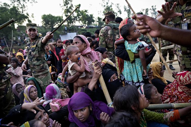I  Bangladesh lever flygtede rohingyaer under trange og barske kår. Men det er »fake news«, at Myanmars regering begår etnisk udrensning, siger viceinformationsminister Aung Hla Tun. Jacob Ehrbahn