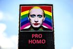 I 2017 forbød de russiske myndigheder at dele billedet af præsident Putin med makeup og regnbuefarver. ’Drag-Putin’ er blevet et symbol på modstanden mod de love, der indskrænker homoseksuelles rettigheder. Omer Messinger/Getty Images