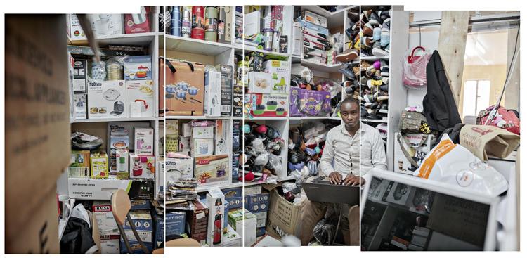 Jackson Gichuki har en kandidatgrad i miljøbeskyttelse fra universitetet i Nairobi. Men med et lån fra sine forældre etablerede han i stedet sin e-handelsbutik. Hans fysiske butik er så lille, at den kun kunne fotograferes i små bidder og samles som mosaik. Miriam Dalsgaard/POLFOTO