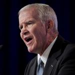 I 1989 blev Oliver North kendt skyldig i bl.a. at modarbejde Kongressen.   Foto  Manuel Balce Ceneta/AP