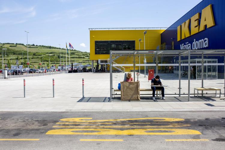 Byggeriet af Ikea i Serbien blev 7 år forsinket, men siden i fjor har serberne kunne købe lördagsgodis cirka 15 kilometer syd fra Beograd. 