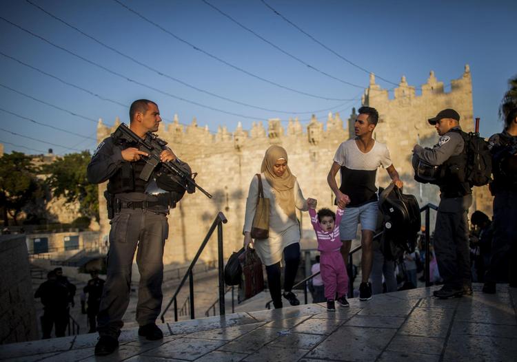 Hele ugen har  både Jerusalem (øverst) og Ramallah (nederst) været højt på den globale  dagsorden. Eyal Warshavsky/AP