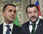 Luigi di Maio (tv.), 31 år, var i 2007 med til at stifte foreningen Beppe  Grillos Venner, og han var med, da den populære komiker lancerede den populistiske Femstjernebevægelse i 2009. Matteo Salvini (th.), 45 år, sluttede sig som ung til Lega Nord, som ønskede uafhængighed. Tiziani Fabi/Ritzau Scanpix