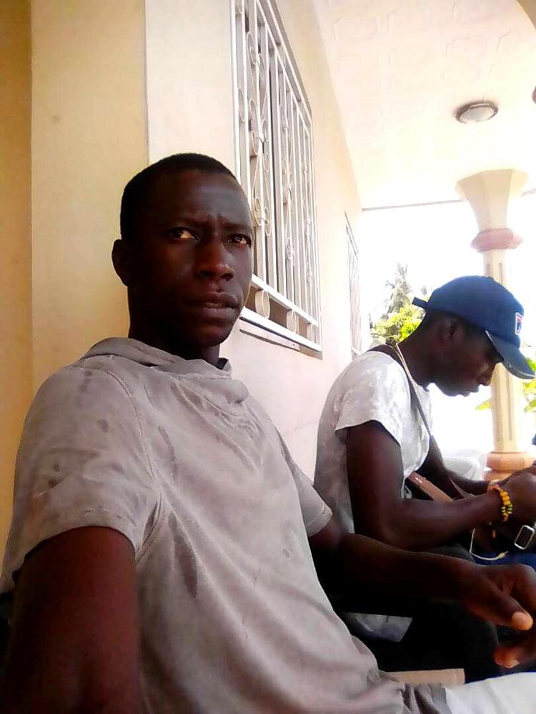 Abdoulie leder efter et  arbejde, så han kan forsøge sin familie.  Privatfoto