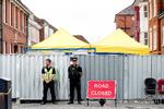 Området, hvor Charlie Rowley og Dawn Sturgess blev forgiftet med Novichok fra en parfumeflaske, er stadig afspærret af politiet. Hannah McKay/Ritzau Scanpix