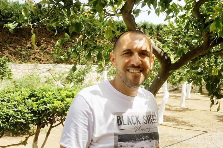 Lefteris Metaxakis troede engang, at han kunne bygge hus på Kreta. Men det var ikke muligt. Elisabet Svane