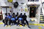 76 af de 141 flygtninge og migranter på ’Aquarius’ er børn under 18 år. 67 af dem er uledsagede, og 38 er 12-15 år. Hovedparten, heraf mange kvinder og piger, kommer fra Eritrea og Somalia. Nu får de mulighed for at søge asyl i 5 lande. Guglielmo Mangiapane/Ritzau Scanpix
