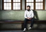 Moderaternas  31-årige riksdagsmedlem Hanif Bali  har bragt sig selv i skudlinjen, fordi  han poserer på Instagram med både  pistoler og en halvautomatisk riffel. Arkivfoto Lotte Fernvall/Ritzau Scanpix
