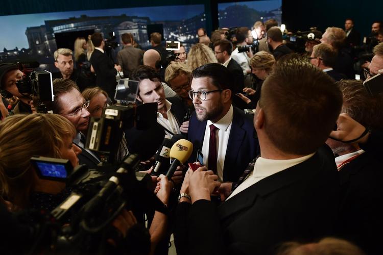 Svenskerne skal snart til stemmeurnerne, og det tyder på at blive et dramatisk valg. Stian Stjernkvist/TT/Ritzau Scanpix