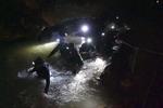 redningsaktion.  Mod alle odds lykkedes det at få samtlige indespærrede drenge i den thailandske grotte ud. Tham Luang Rescue Operation/AP/AP