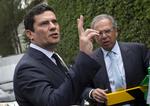 Sergio Moro (tv.) er ny  justitsminister i Brasilien. Måske bliver han senere højesteretsdommer. Silvia Izquierdo/AP