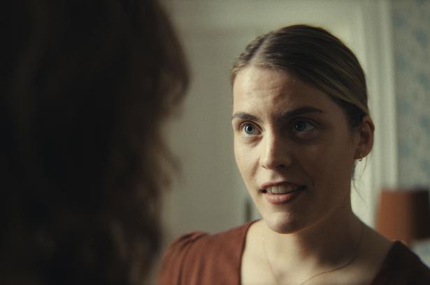 Ulrikke Falch står i centrum af dette danske 'Succession'-mareridt.  Foto: David Bauer/DR