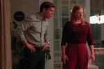 Jake Lacy og Sarah Snook spiller ægteparret, der mister deres søn i den drønspændende serie, der er baseret på en bestseller af Andrea Mara.  Foto: Skyshowtime