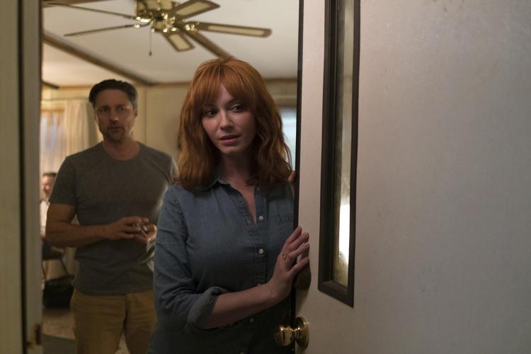 Christina Hendricks (kendt fra 'Mad Men') er det mest markante navn på rollelisten i 'Strangers 2: Prey at Night'. Angel Films