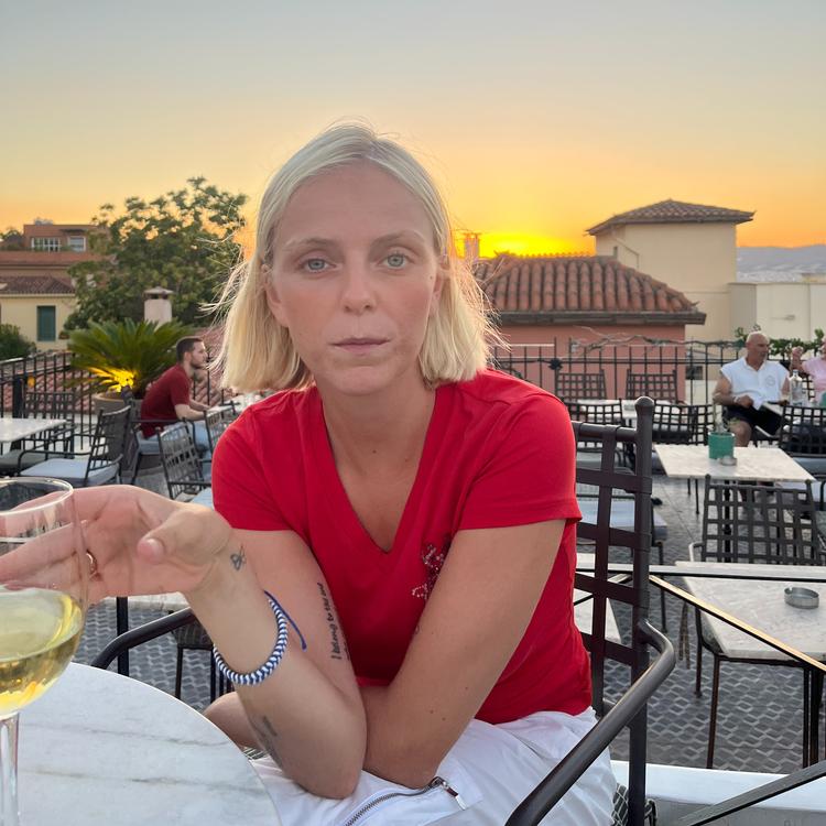Ifølge Hannah Hummeluhre er Gud også en kvinde. For hvis mennesket er skabt i Guds billede, så må Gud være både en mand og en kvinde, siger hun. Privatfoto: 