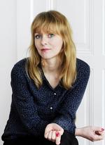 Instruktør Maren Ade interesserer sig for forholdet mellem forælder og barn, fordi det er livslangt og umuligt at slippe ud af. 