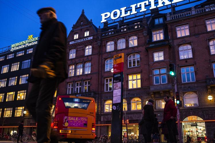 Ledelsen af JP/Politikens Hus er kommet i søgelyset efter to bogudgivelser og en række problematiske historier den sidste halvanden måned. 
