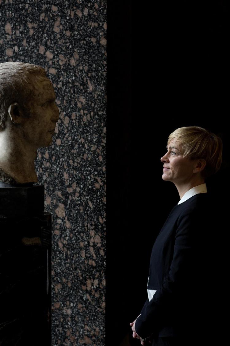 Glyptotekets nye direktør, Christine Buhl Andersen, begyndte museumskarrieren i 1995 på Louisiana, hvor hun var researcher for Knud W. Jensen, da han skrev bogen ’De Glade Givere’. Den handlede blandt andet om Carl Jacobsen og Glyptoteket. Foto: Peter Hove Olesen 