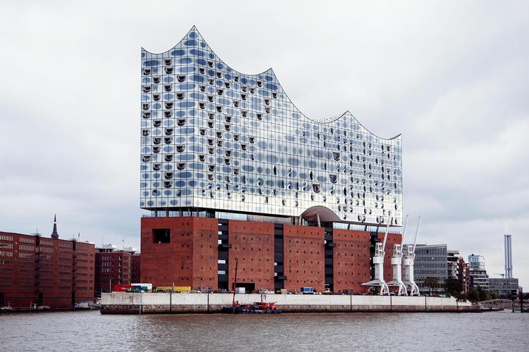 På et oprindelig privat initiativ skabte det offentlige et både elitært og populært ikon for Hamburg med Elbphilharmonie. Foto: Sophie Wolter 