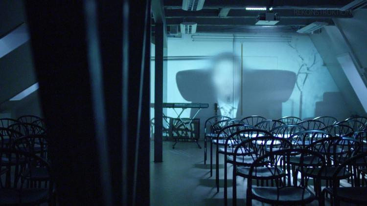 Det begyndte med fællessang på rad og række. Og udartede til uhyrligheder, da aktiviteterne i Club Noise blev krænkende. 