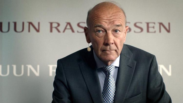 DR følger Jesper Bruun Rasmussen i jobbet som auktionarius, men det er simpelthen for kedeligt, mener dagens medieanmelder. 