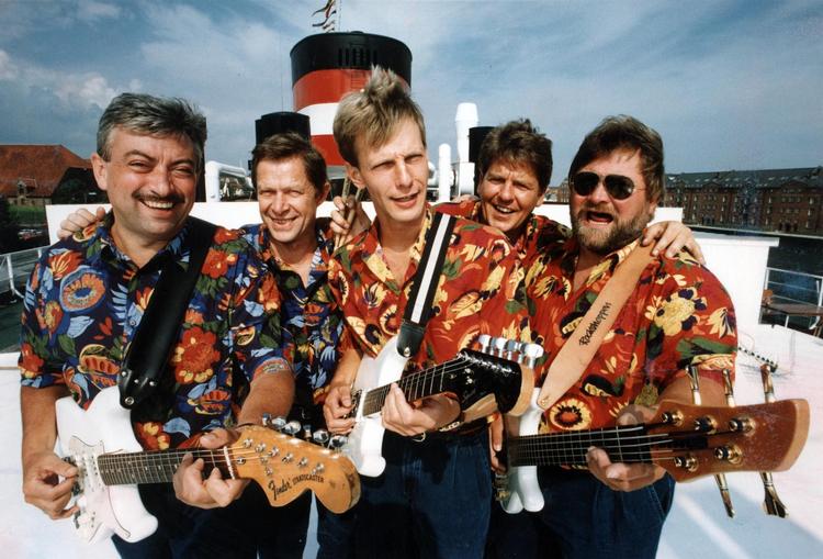 Johnny Reimar og The Clifters var blandt de store navne på dansktoppen og her på ’Færgen Sjælland’. 