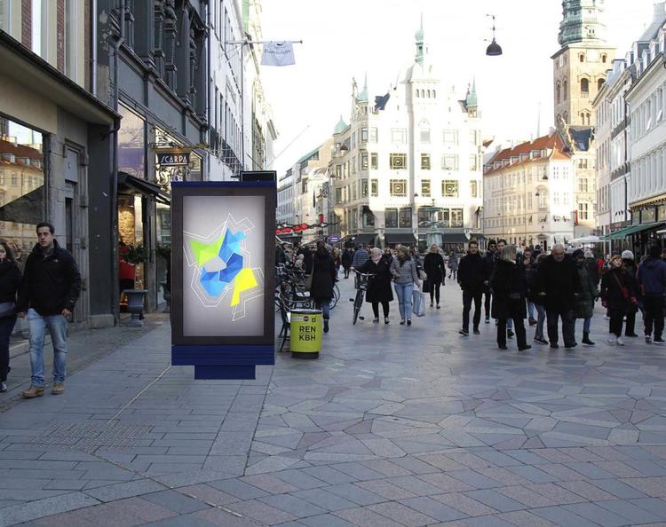 Sådan vil den nye reklamestander ifølge kommunen komme til at tage sig ud på kunstneren Bjørn Nørgaards granitbelægning ved en af Strøgets fineste adresser på Amagertorv i København. Kollage:  Dennis Bressendorf (foto) og Københavns Kommune 