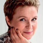 Sirpa Kähkönen, f. 1964, skriver i ’Granitmanden’ om unge finners skæbne i Sovjetunionen under Stalin. 