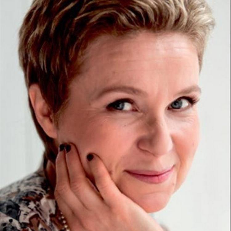 Sirpa Kähkönen, f. 1964, skriver i ’Granitmanden’ om unge finners skæbne i Sovjetunionen under Stalin. 
