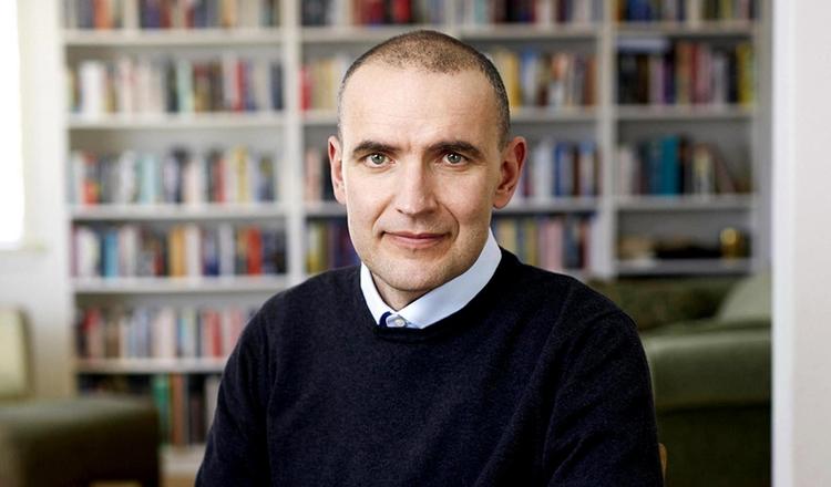 Guðni Thorlacius Jóhannesson annoncerede i maj sidste år, at han ville stille op til at blive Islands præsident. To måneder senere resulterede det i 39,1 procent af stemmerne. 