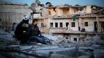 Last Men in Aleppo' følger tre af medlemmerne i redningstjenesten De Hvide Hjelme, som personificerer en universel medmenneskelighed midt i det krighærgede Aleppo. 