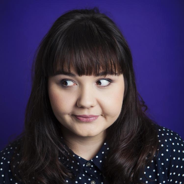 Sofie Hagen: Et dansk komisk stjerneskud med internationalt potentiale. Hun har fast base i London, og har tilegnet sig de imponerende sprogkundskaber ved at skrive semipornografisk fanfiction om Westlife.  