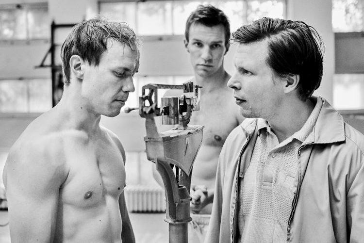 Olli Mäki mangler ikke støtte, hverken på sin vej mod verdensmesterskabet eller i livet med sin udkårne. 