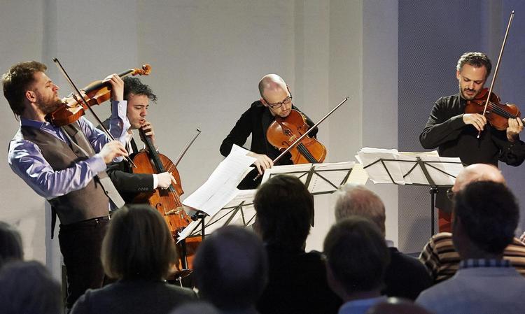 Den amerikanske crossover-kvartet Brooklyn Rider har spillet flere gange i Danmark. Her er de fotograferet ved en koncert i Mogens Dahl Koncertsal. 